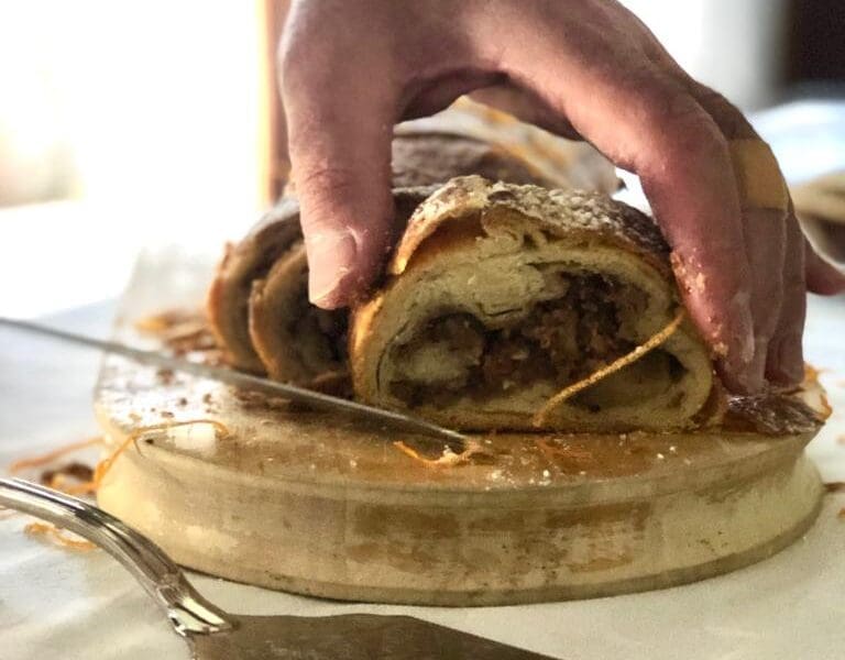 Apfelstrudel (Apple Strudel)